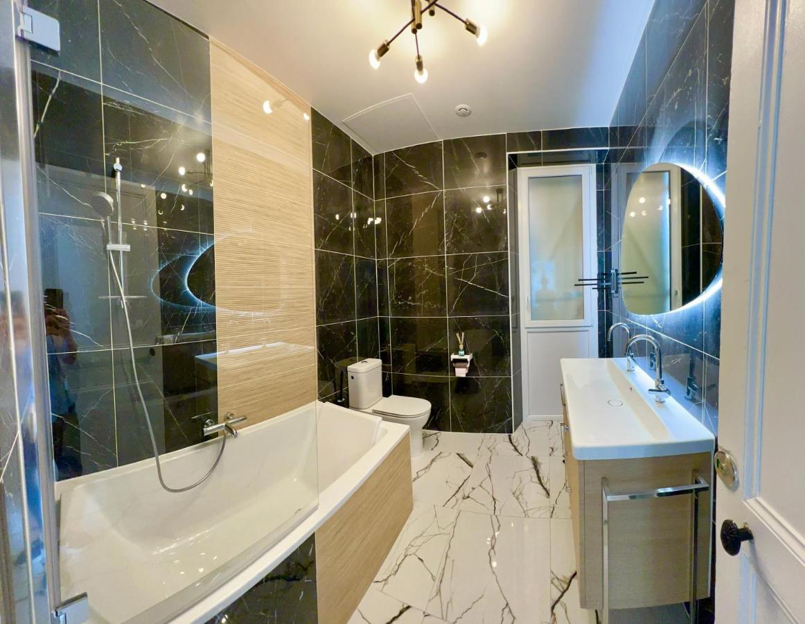 Appartement De Luxe Avec Fresque, Hyper Centre Et Parking Sure Fontainebleau Zewnętrze zdjęcie
