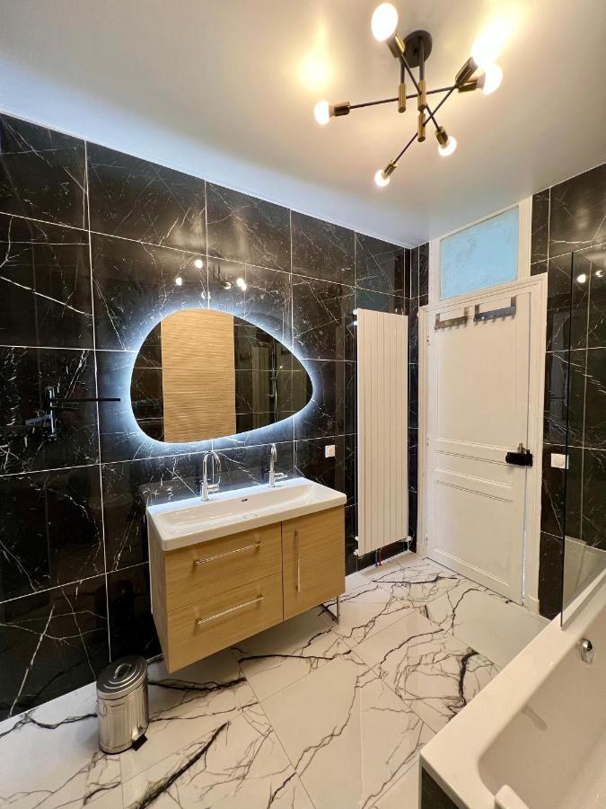 Appartement De Luxe Avec Fresque, Hyper Centre Et Parking Sure Fontainebleau Zewnętrze zdjęcie